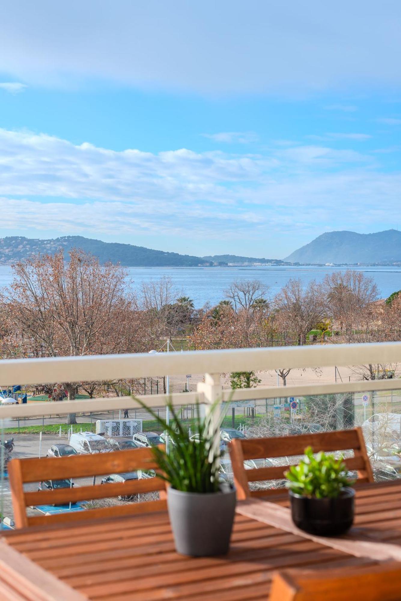 Appartement Grand Balcon Vue 20m Mourillon